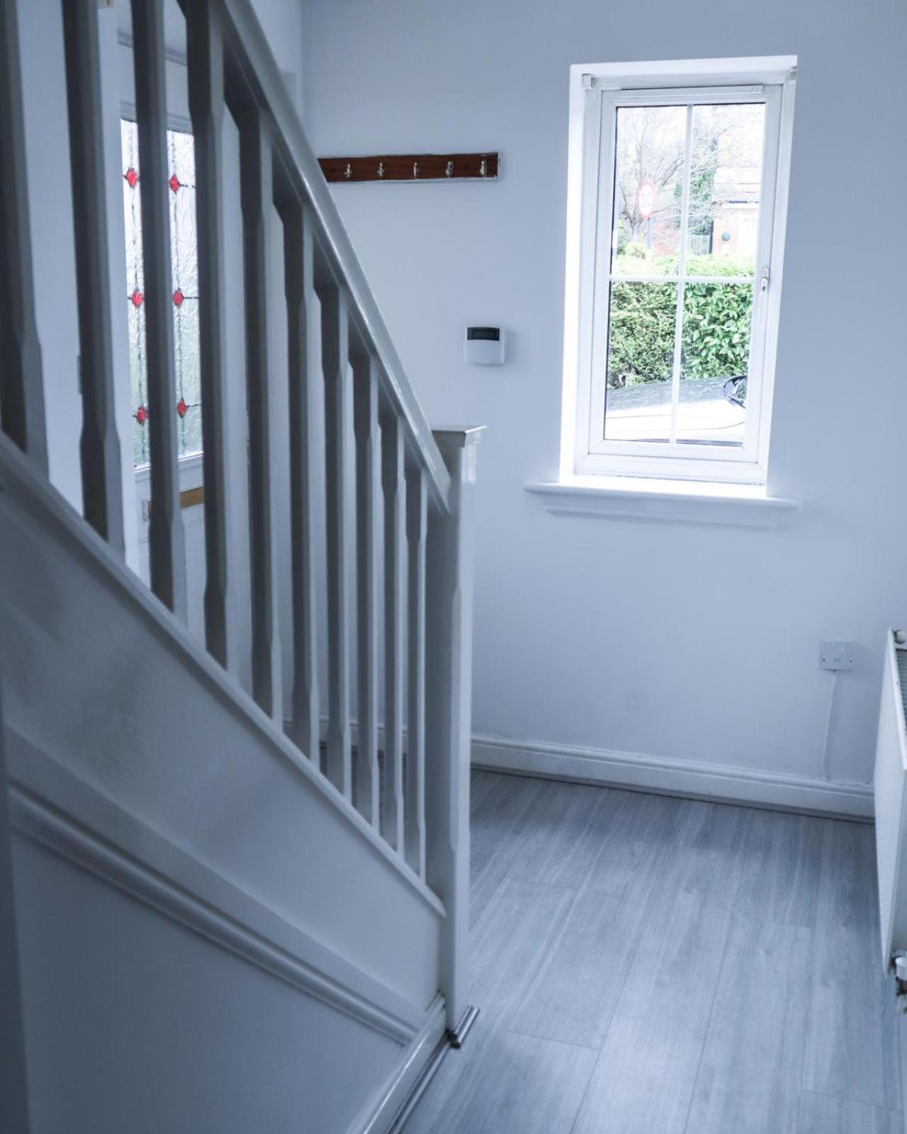 Spacious 6 Bedroom House Near Centre *
